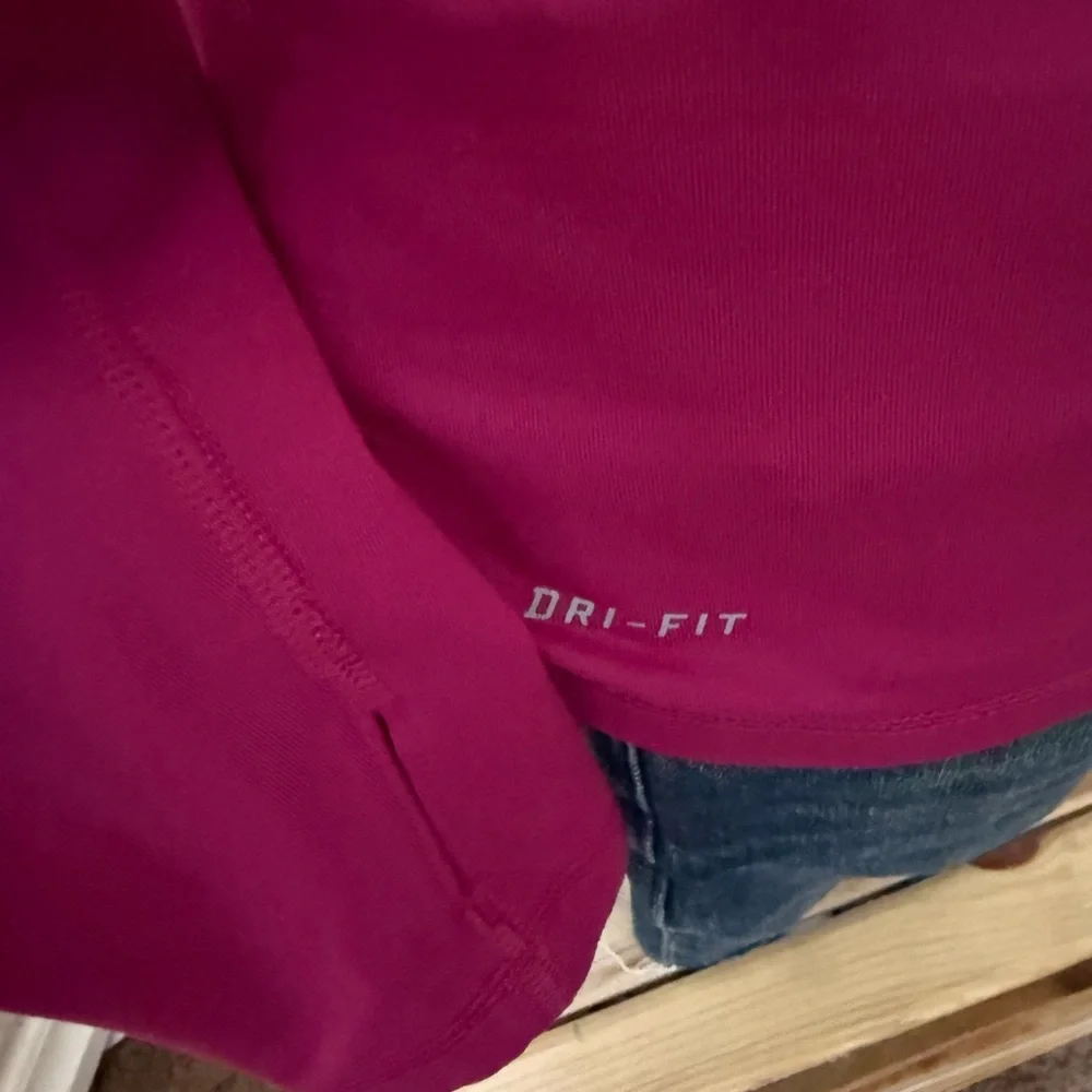 Nike Pro Dri-FIT Cowl Neck Pullover Womens Medium Pink Athletic Running Hoodie - Picture 7 of 7